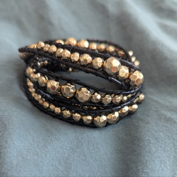 Wrap Bracelet Black and Gold Beaded Button Style Closure - Picture 4 of 7